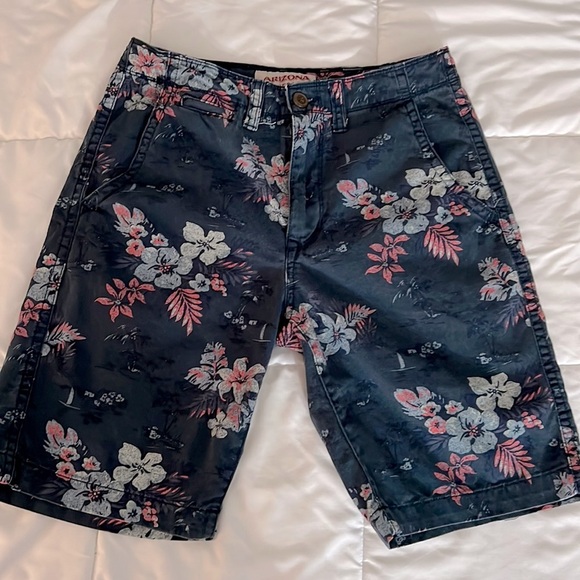 Arizona Jean Company Blue/ Floral Print Shorts - Picture 1 of 4